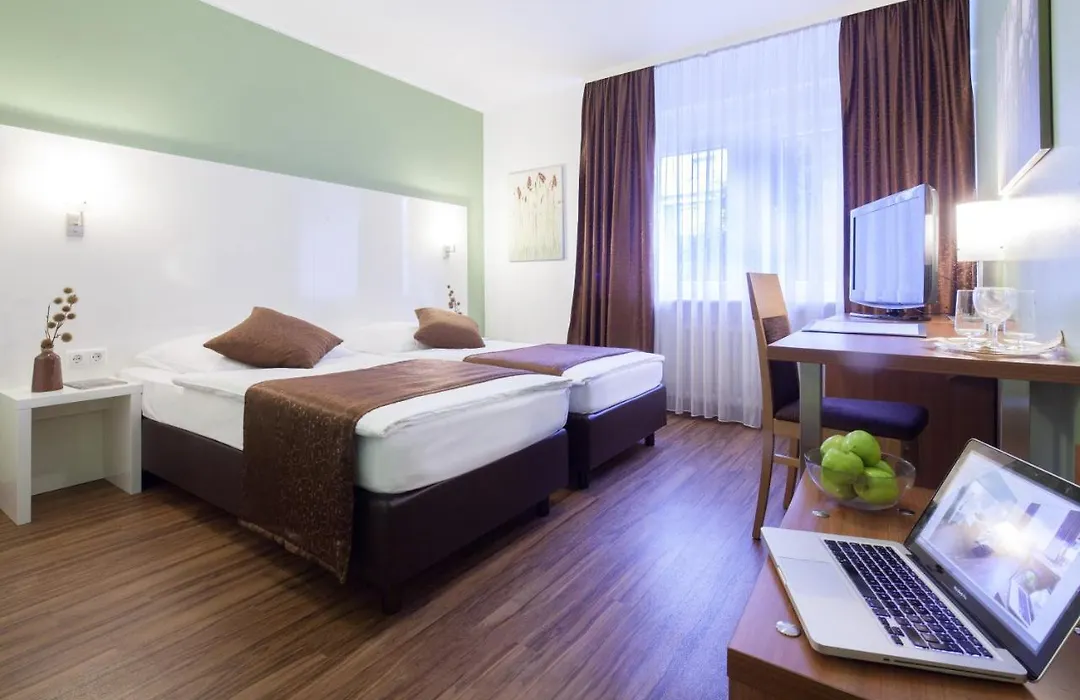 Hotel Mondial-1